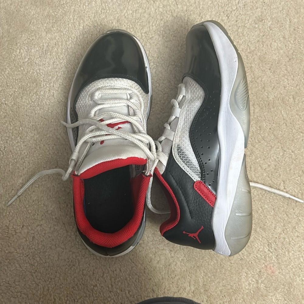 Jordan 11 mft, pretty clean and white,GUC